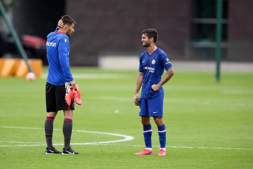 雷丁遭遇失利，蓝军强势击败对手