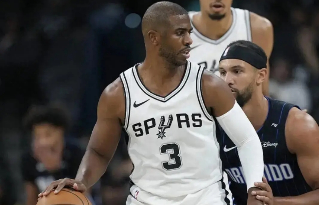 FB体育平台-马刺后卫连续比赛表现抢眼，成为球队核心