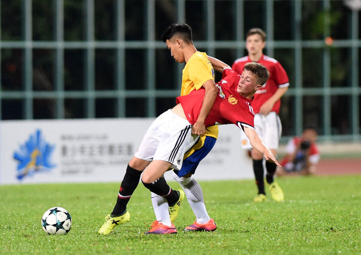 FB体育平台-波鸿主场作战多点开花，全队备战意志坚定