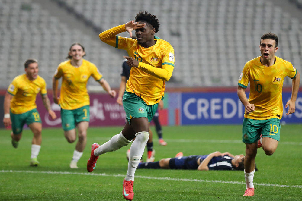 FB体育官网-勒沃库森大胜法兰克福，稳固积分榜位置