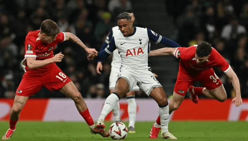 FB体育官网-热刺主场失利，沃特福德逆袭取胜