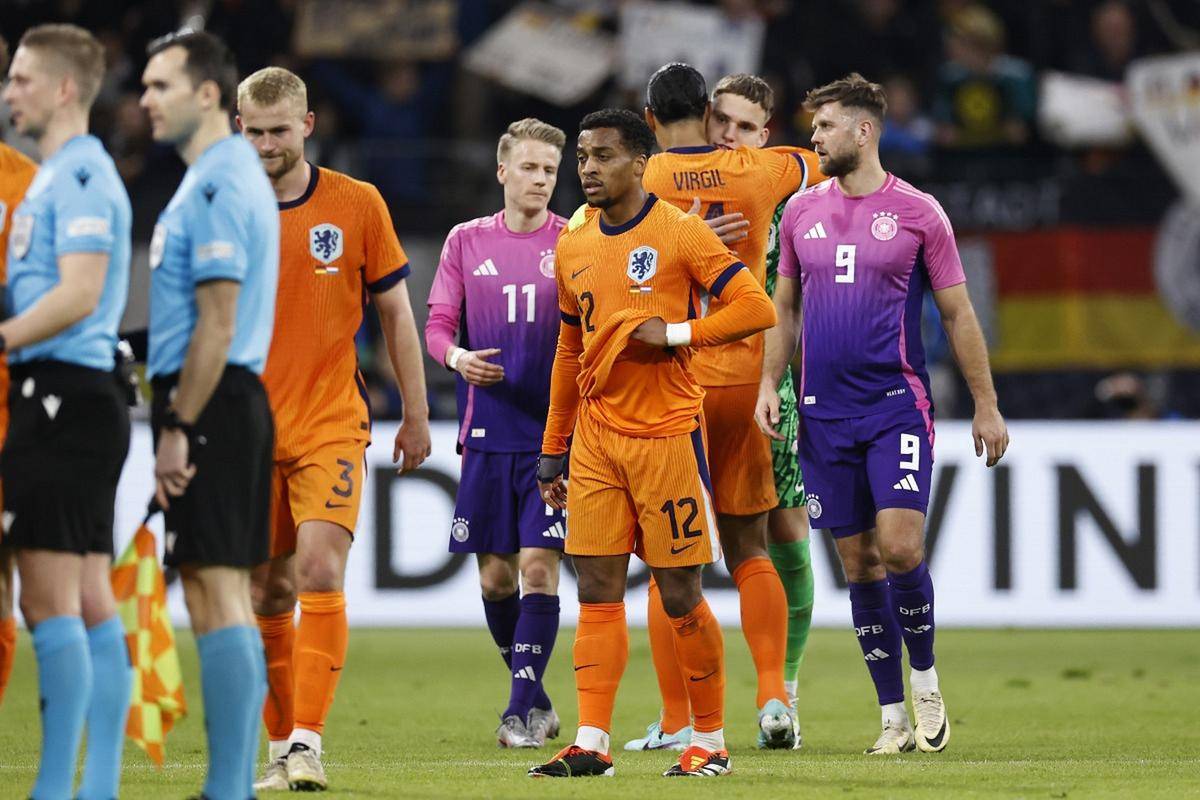 FB体育平台-里尔球员寻求战术突破口，渴望反败为胜