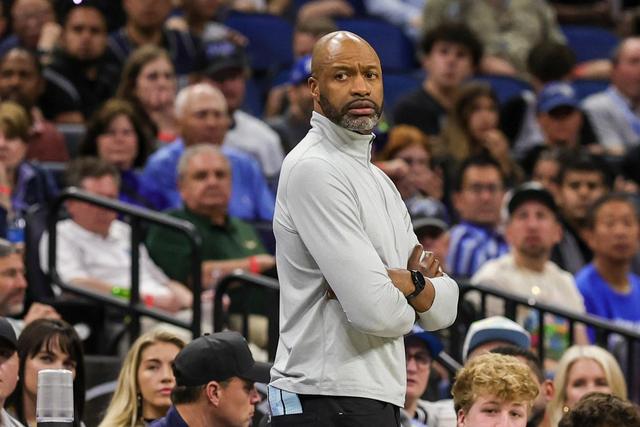 FB体育平台-广西队主场大捷，抢先一步成功冲顶