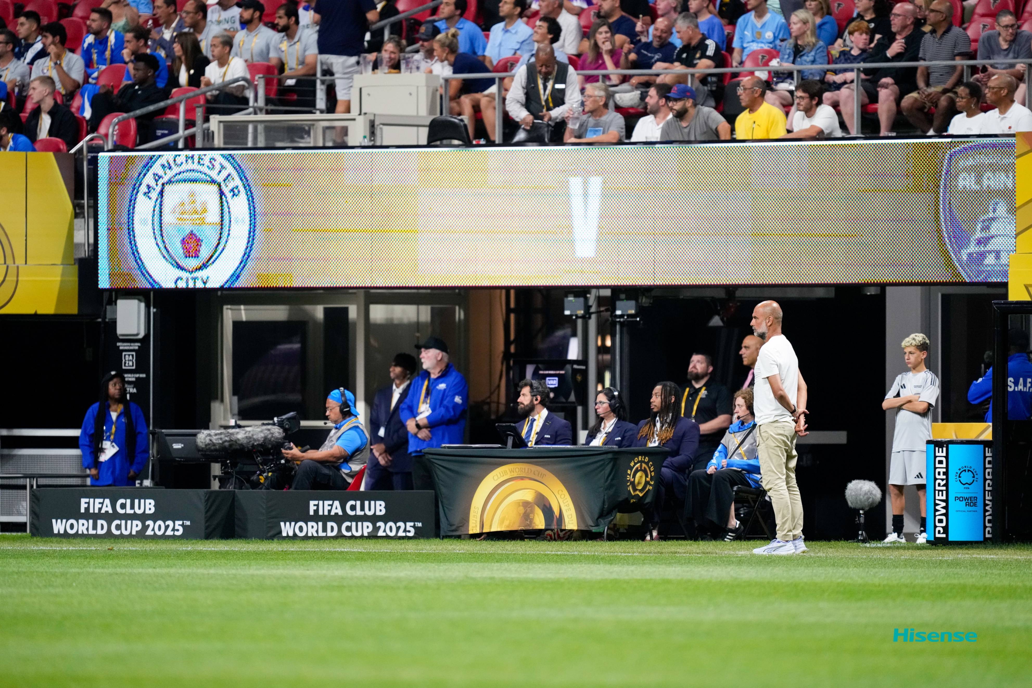 曼城防线多线受困，主帅调整战术保持冷静